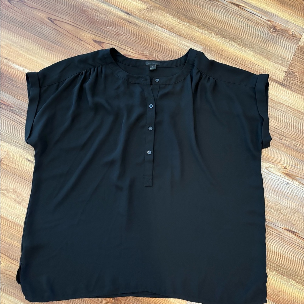 Ann Taylor split neck short sleeve Blouse - Black - L - Picture 1 of 3